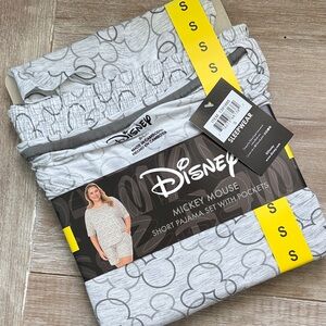 NWT Disney Mickey Mouse Pajama Set